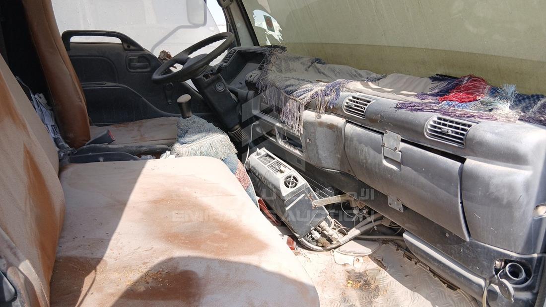 2000 Isuzu NPR — Front Right Passenger Seat View — Photo 18