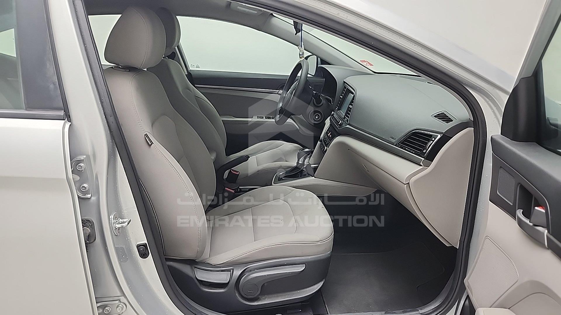 2018 HYUNDAI ELANTRA VIN: 5NPD74LF8JH376096