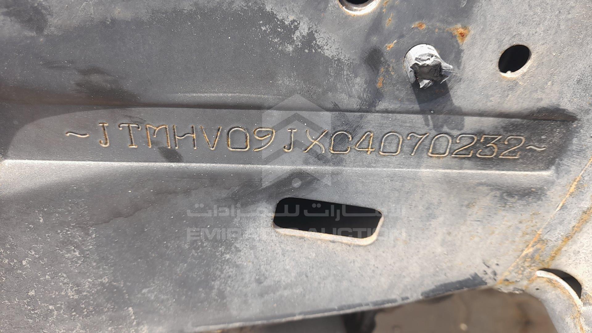 0 TOYOTA --- VIN: JTMHV09JXC4070232