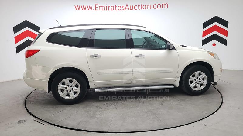 1GNKR8ED9CJ235432 Auction: EmiratesAuction Lot: 413741 1GNKR8ED9CJ235432 Chevrolet Traverse 2012 WHITE Photo 39