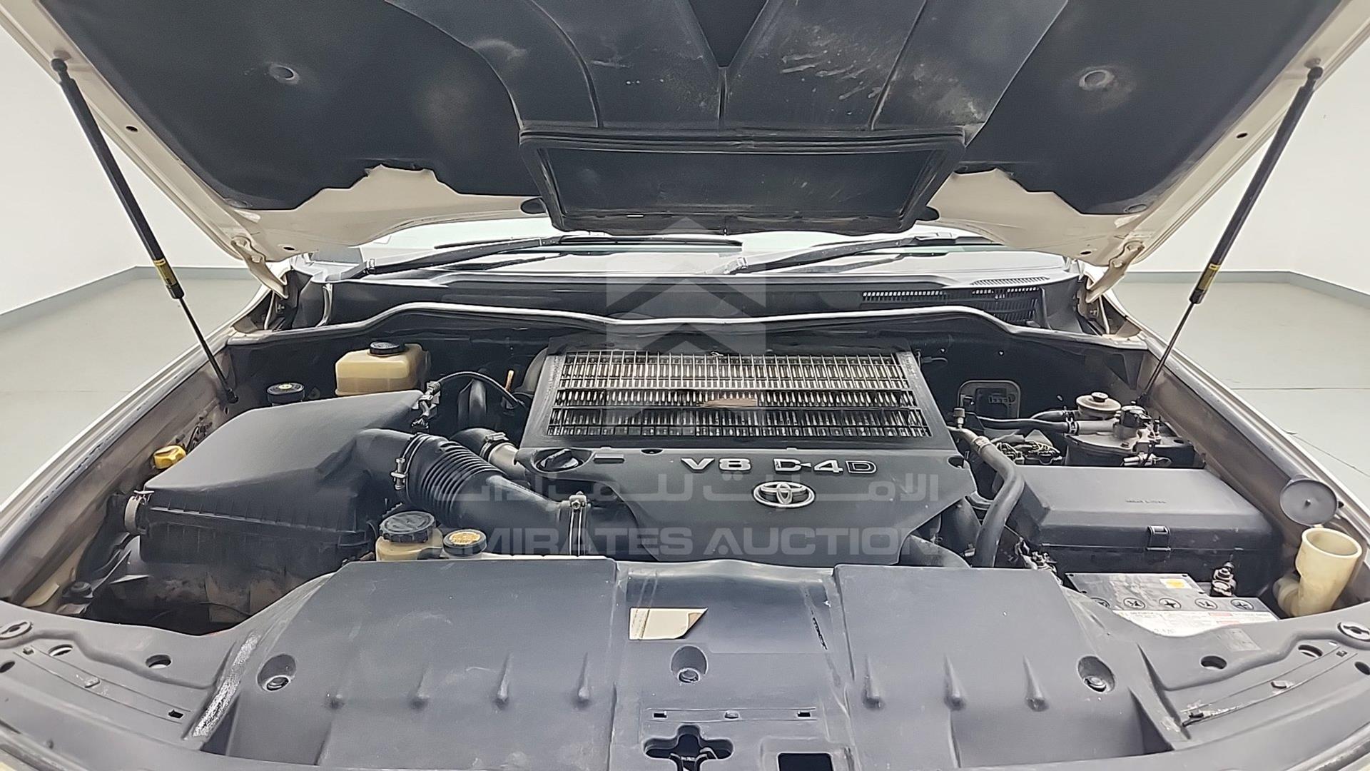 2014 TOYOTA LC 200 VIN: JTMHV09J904135065