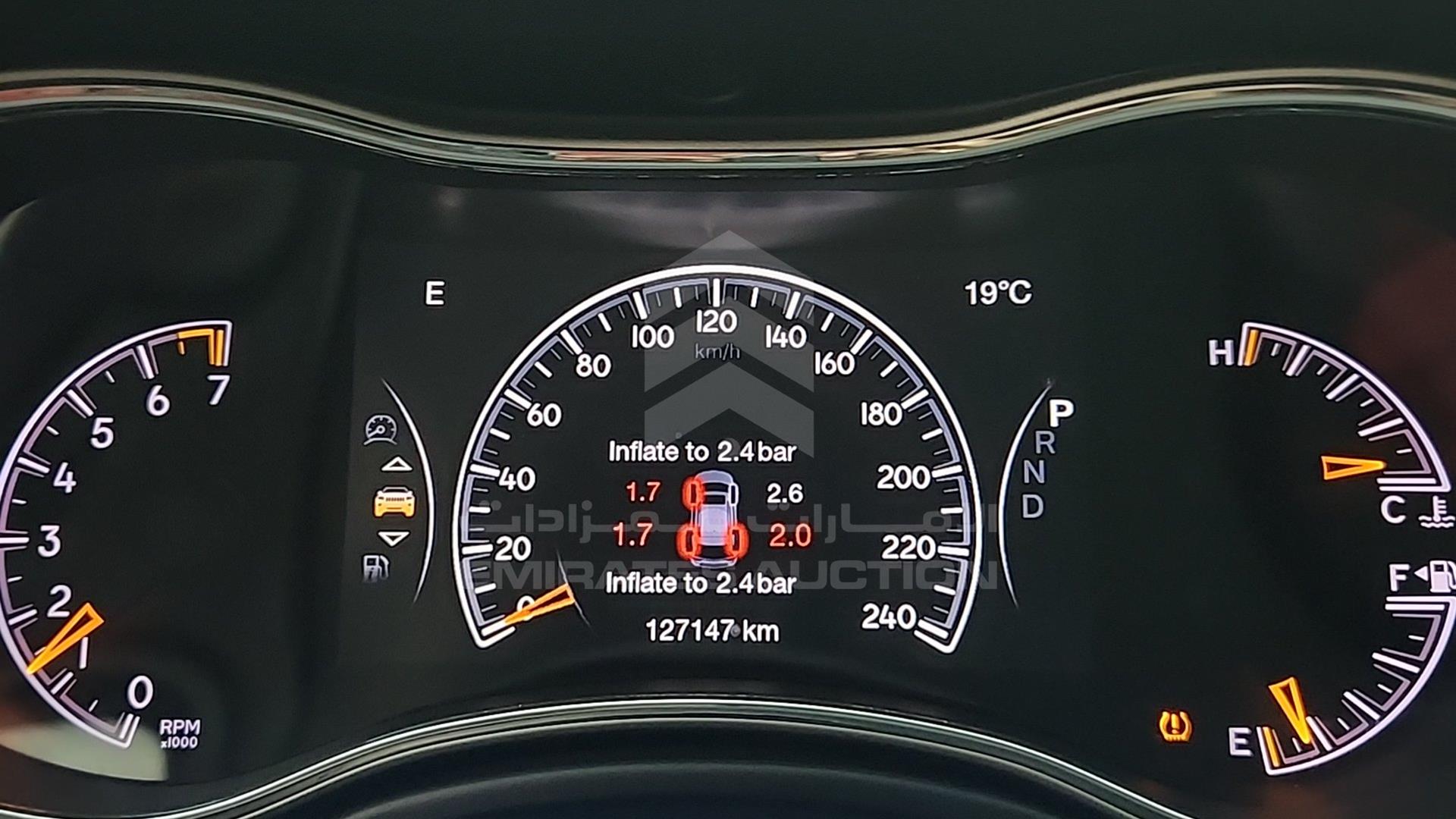 2018 JEEP GRAND CHEROKEE VIN: 1C4RJFBG3JC238071