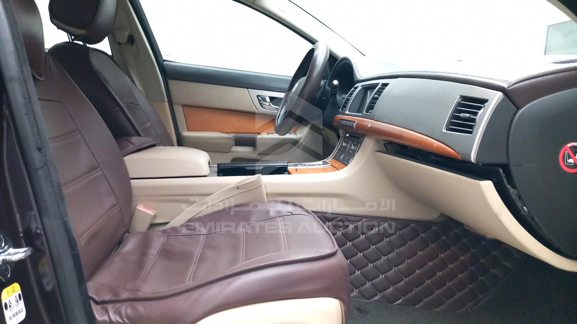2011 JAGUAR XF VIN: SAJAA05D2BFS04944