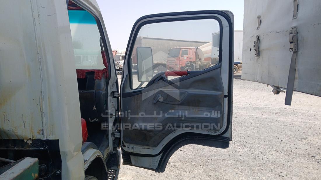 2005 Mitsubishi Canter — Front Right Door — Photo 22