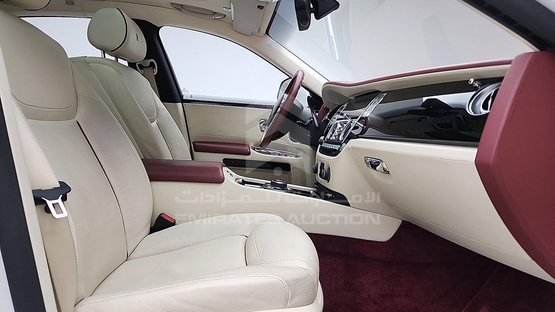 2016 ROLLS-ROYCE GHOST VIN: SCA664S09GUX41870