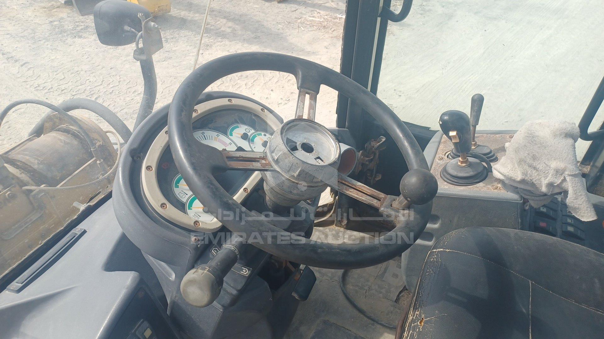 2009 CATERPILLAR 930H VIN: CAT0930HJFTD01067