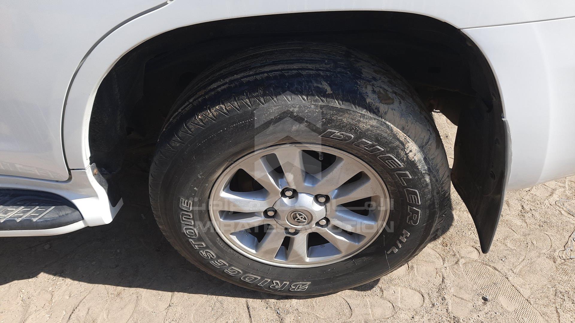 2009 TOYOTA LAND CRUISER VIN: JTMHU09J195011270