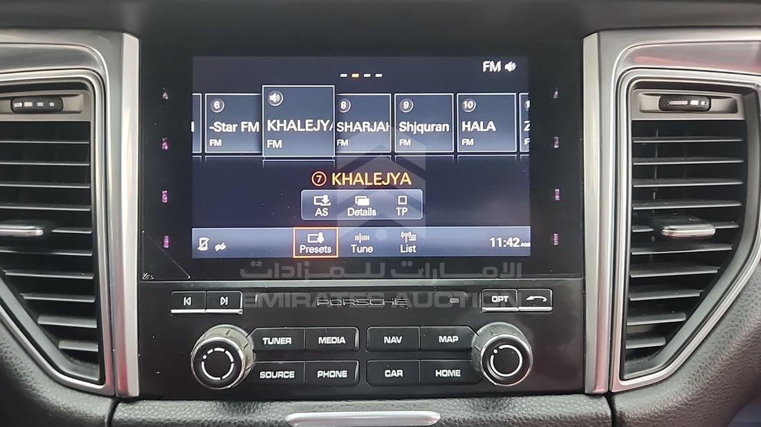 2017 Porsche Macan — Entertainment Systems & Camera Monitor & Navigation — Photo 19