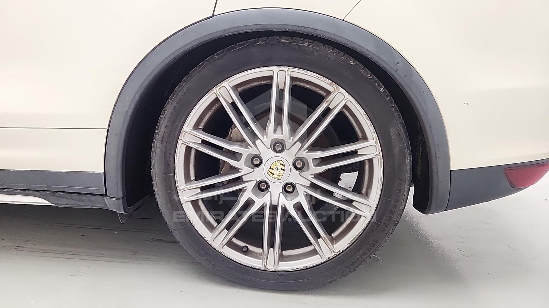 2011 PORSCHE CAYENNE VIN: WP1ZZZ92ZBLA41457