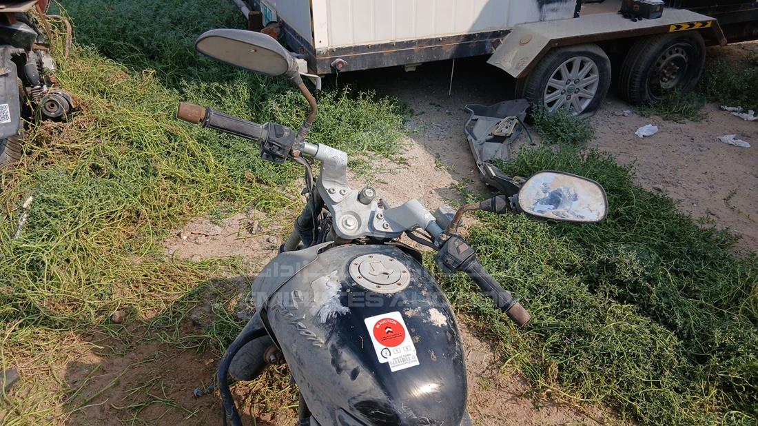Bajaj Pulsar — Steering & Mounted Controls — Photo 13