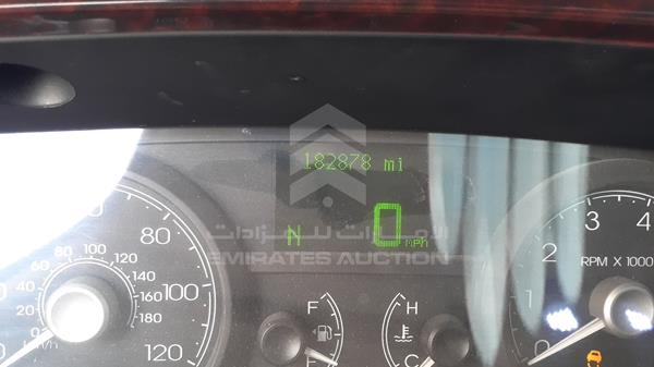 Lincoln Town Car 2006 1LNHM83V96Y635852 Image 2