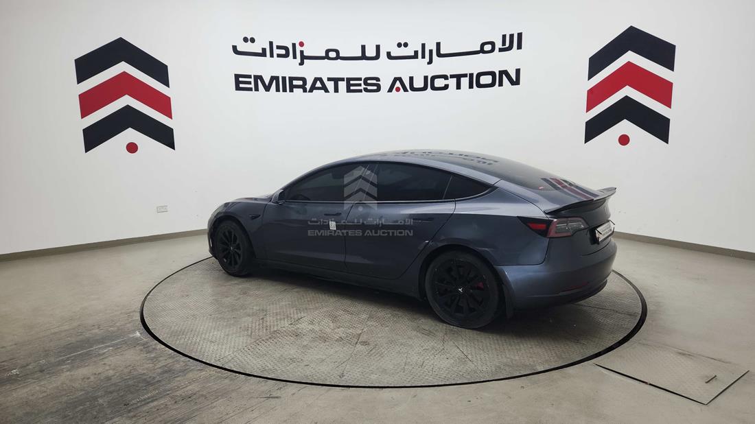تيسلا موديل 3 2021 — الجانب الأيسر — صورة 26