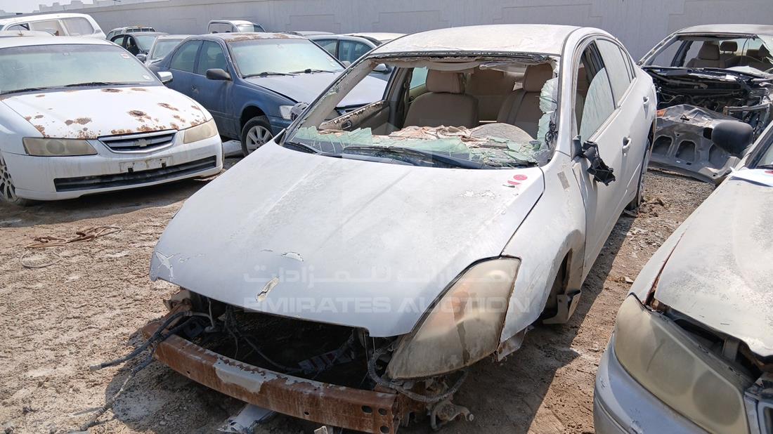 2009 Nissan Altima — Front Left Angle — Photo 4