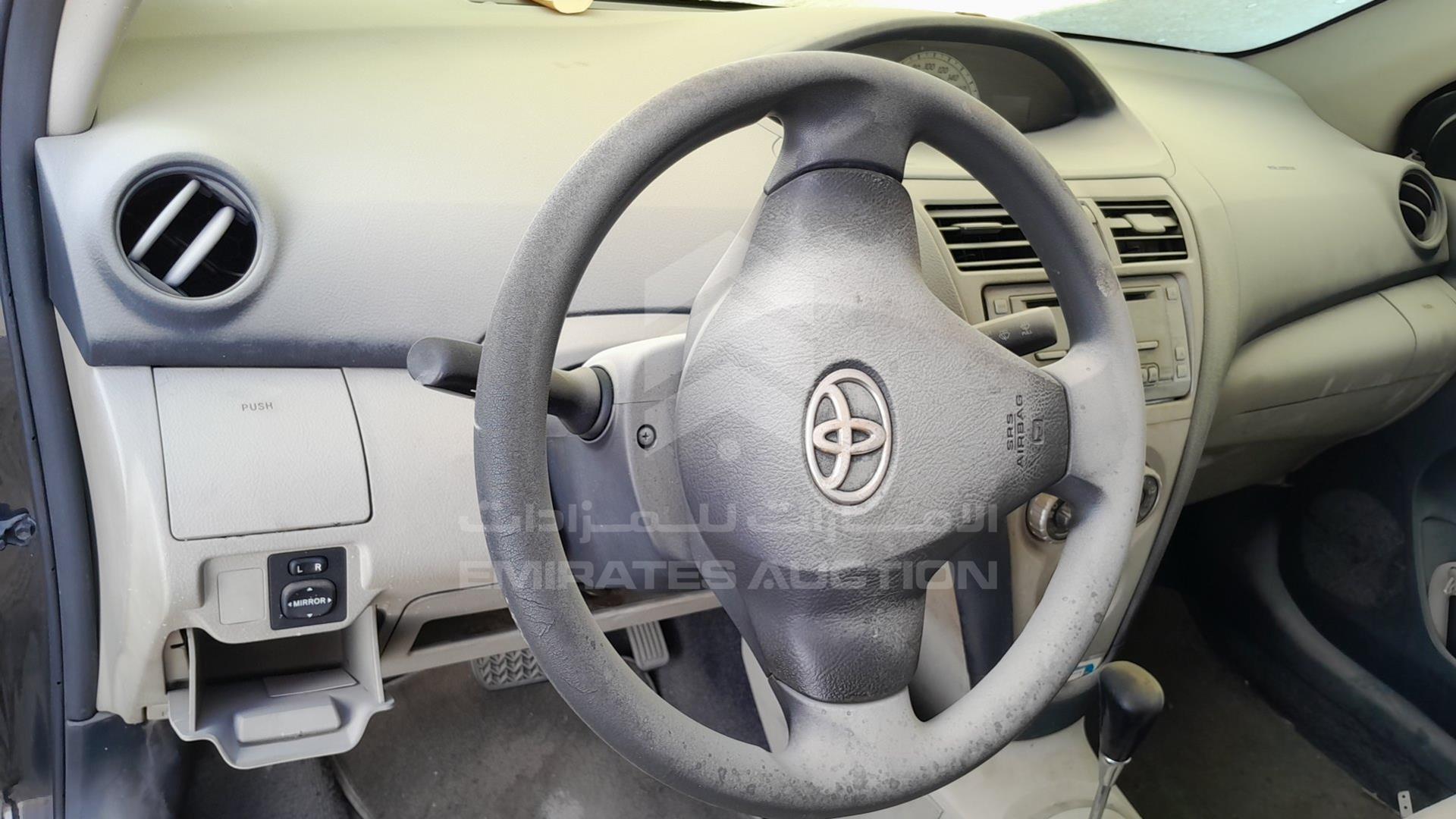 2008 TOYOTA YARIS VIN: JTDBW923184005781