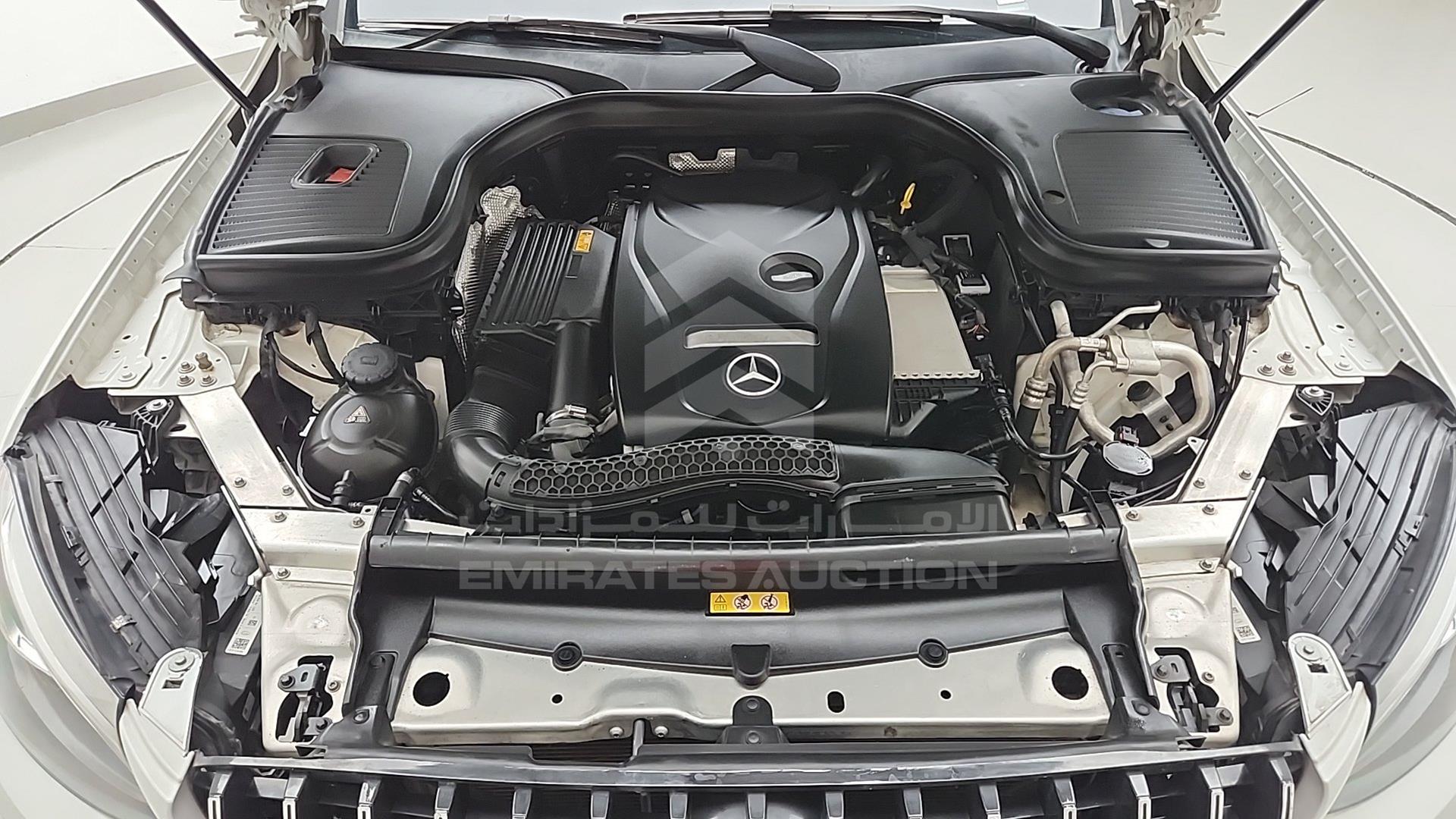 2019 MERCEDES GLC 300 VIN: WDC0G4JB9KV182140