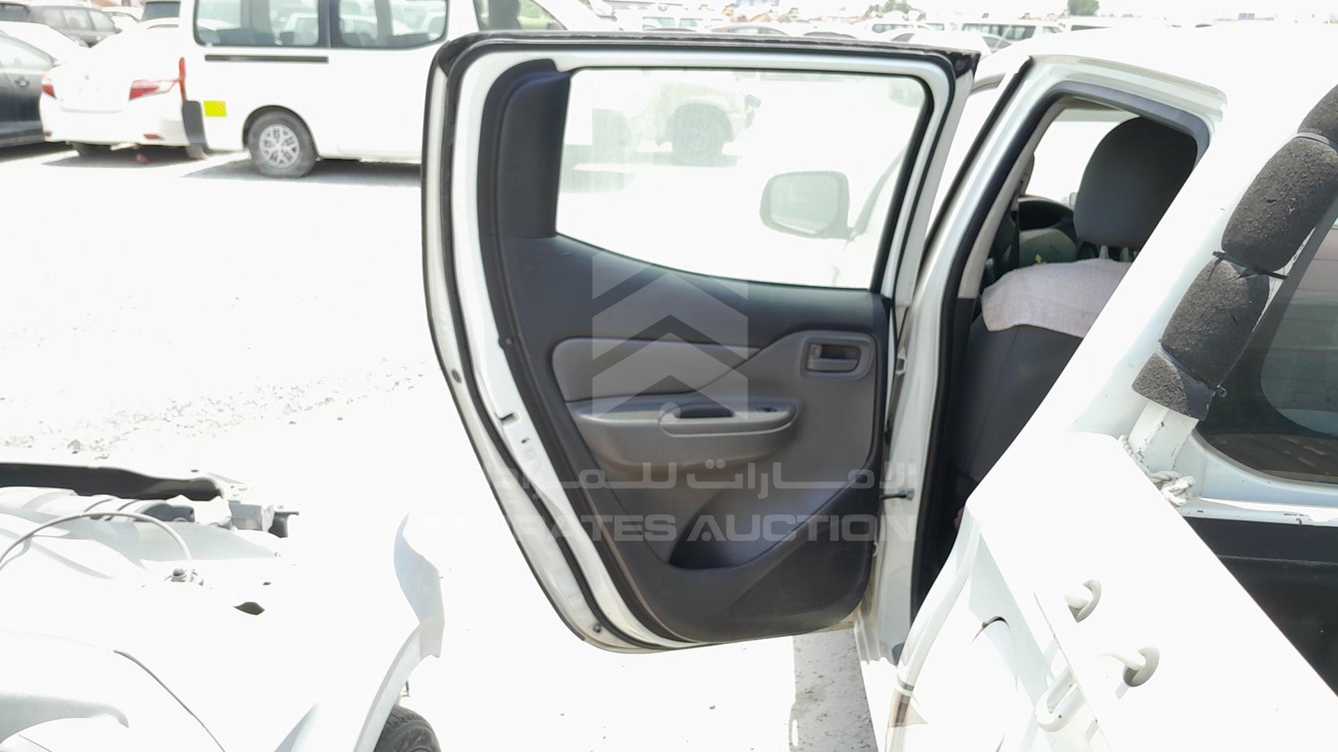2016 MITSUBISHI L 200 VIN: MMBJNKJ40GH065288