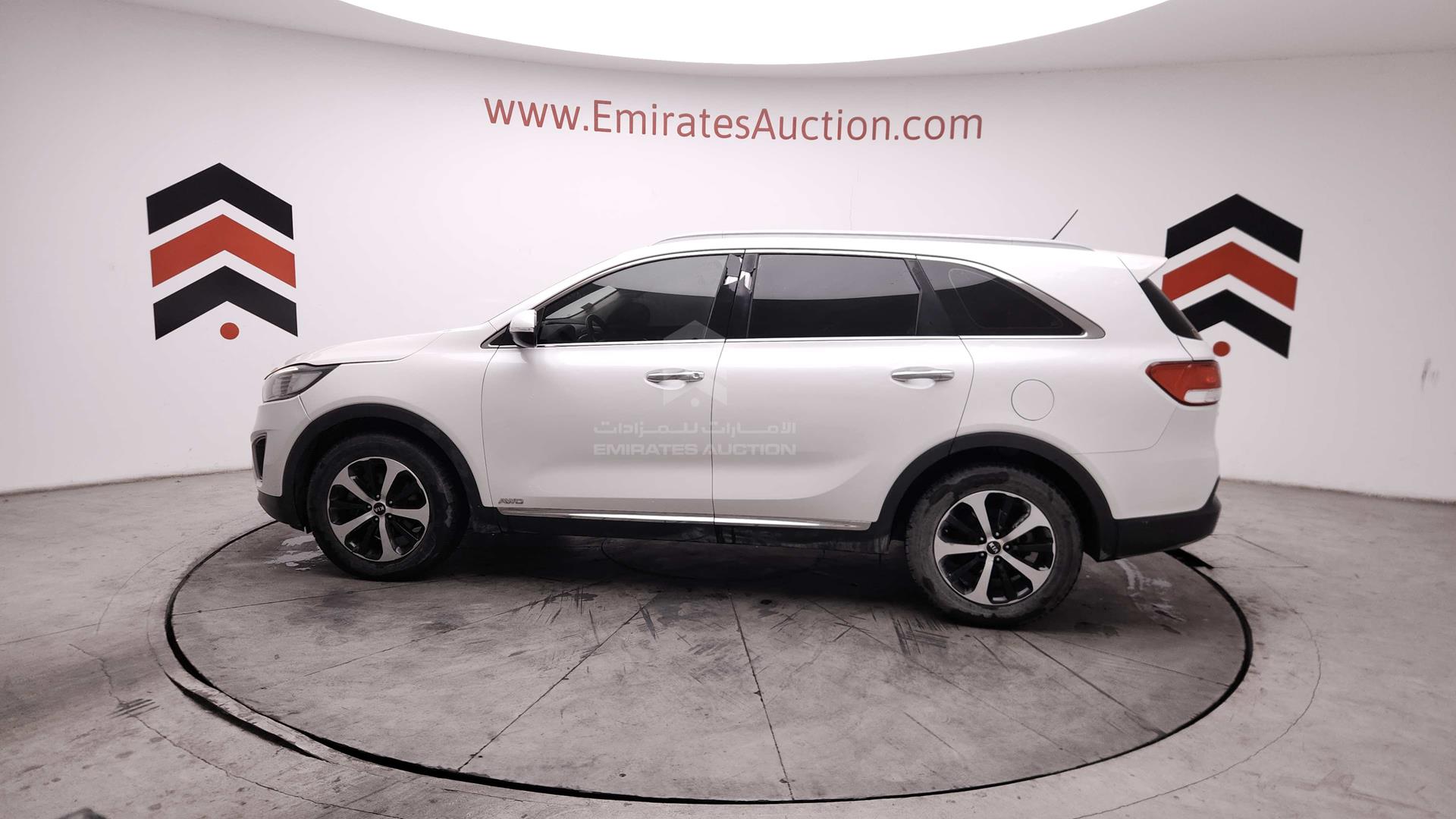 2016 KIA SORENTO VIN: KNAPH8147G5100839
