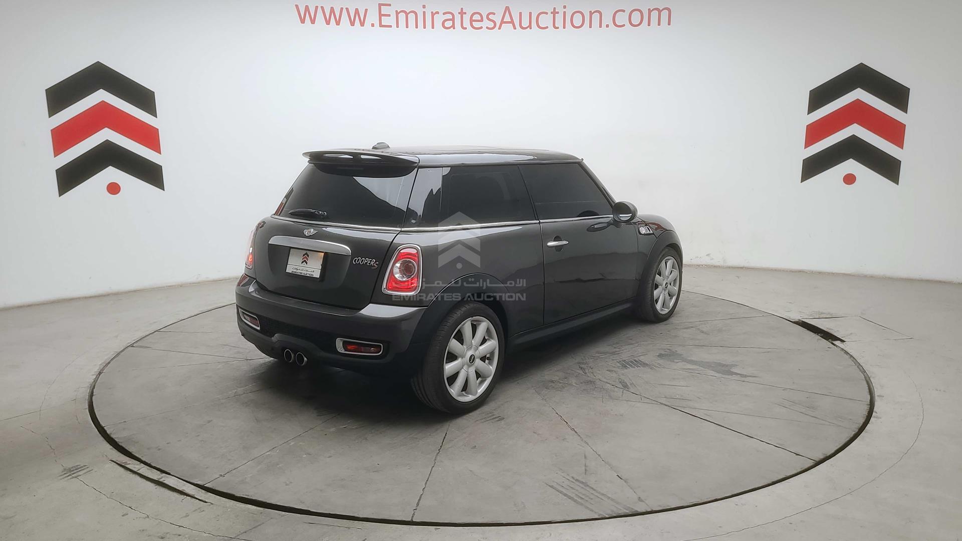 2011 MINI COOPER S VIN: WMWSV3107BTY67162