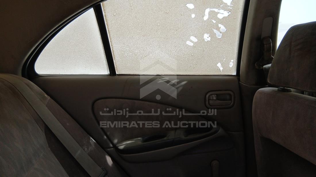 نيسان صني 2001 — الباب الخلفي الأيسر — صورة 19