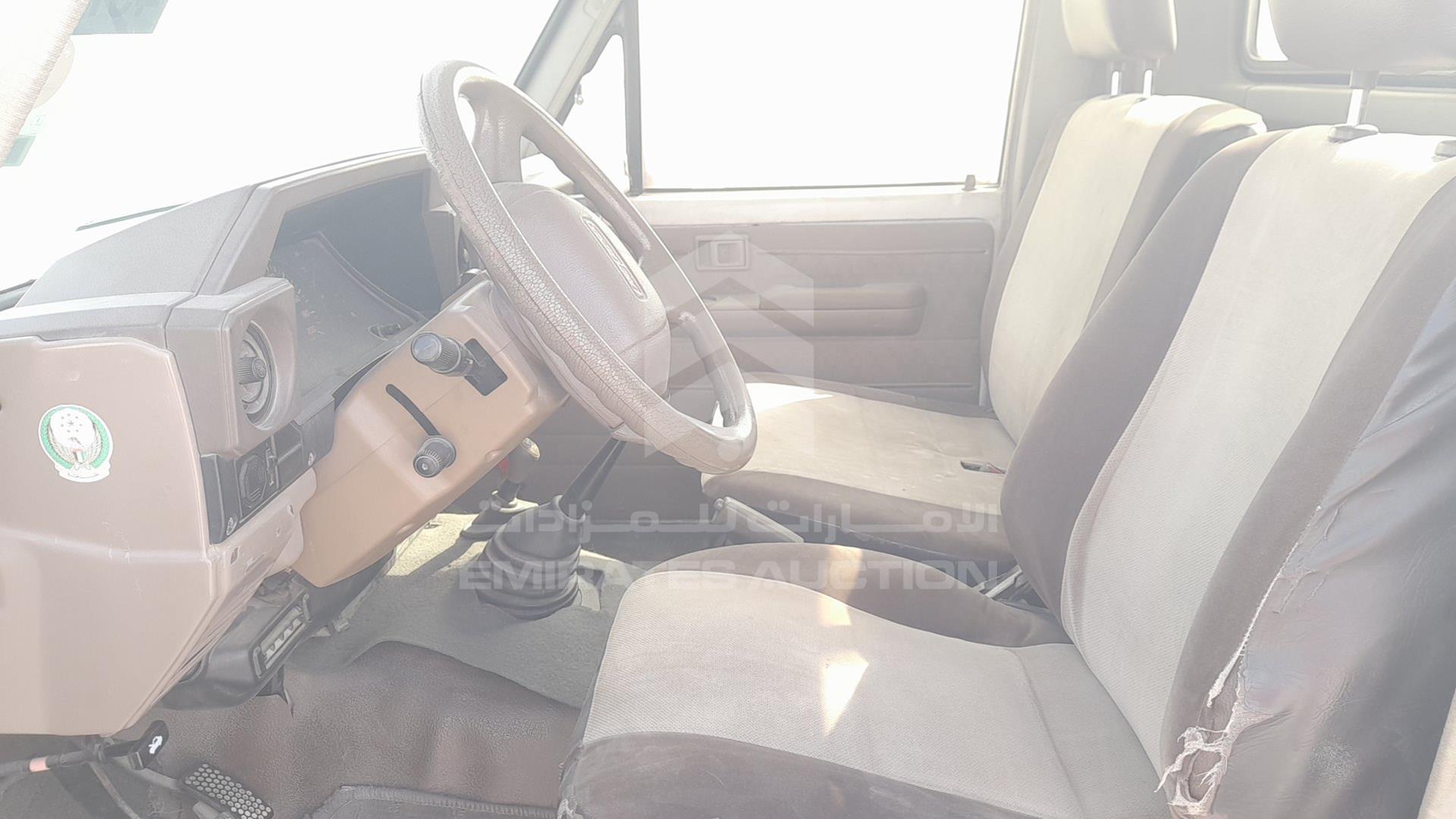 2001 TOYOTA LAND CRUISER PICKUP VIN: JTFLJ73J416005814