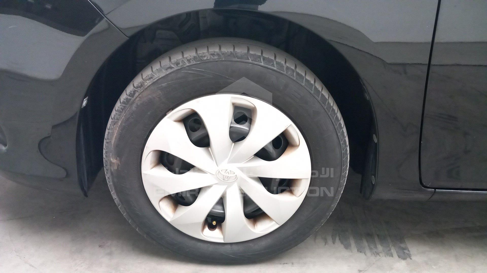 2015 TOYOTA YARIS VIN: MHFBT9F33F6038516