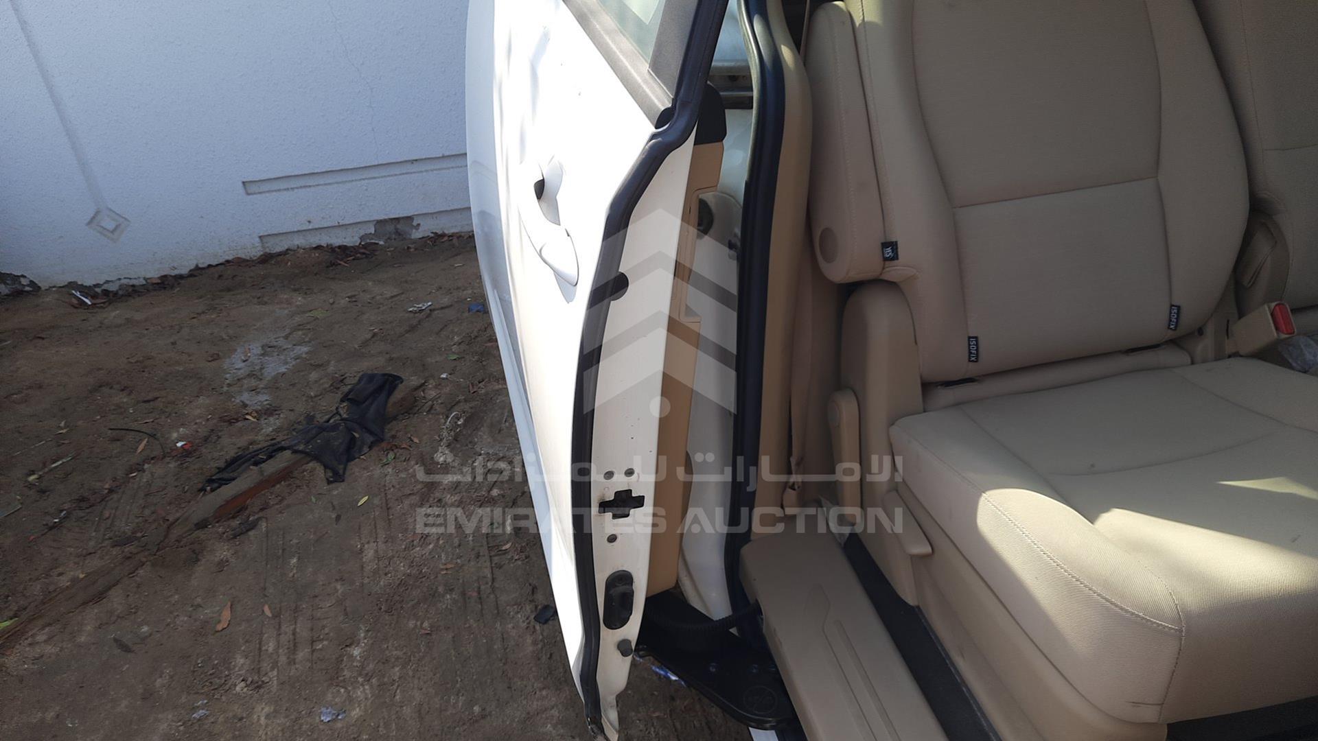 2020 KIA CARNIVAL VIN: KNAMB8126L6638052