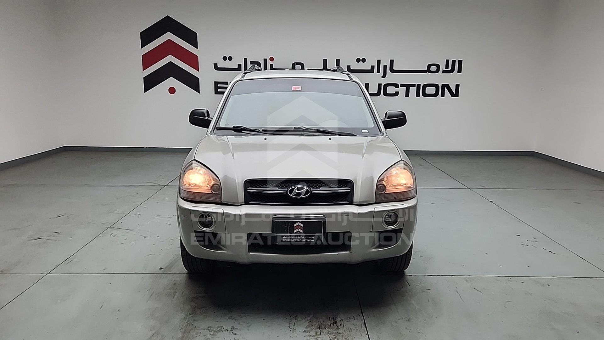 2008 HYUNDAI TUCSON VIN: KMHJM81B28U818546
