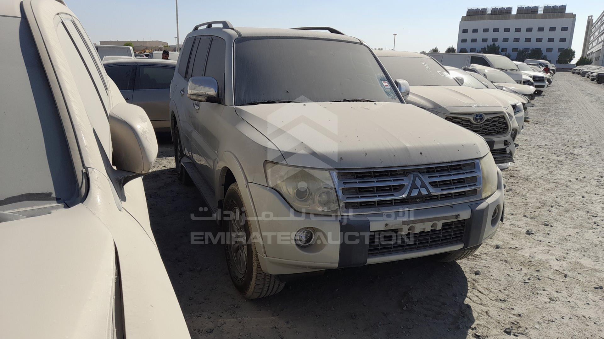 2011 MITSUBISHI PAJERO VIN: JMYLRV95WBJ703096