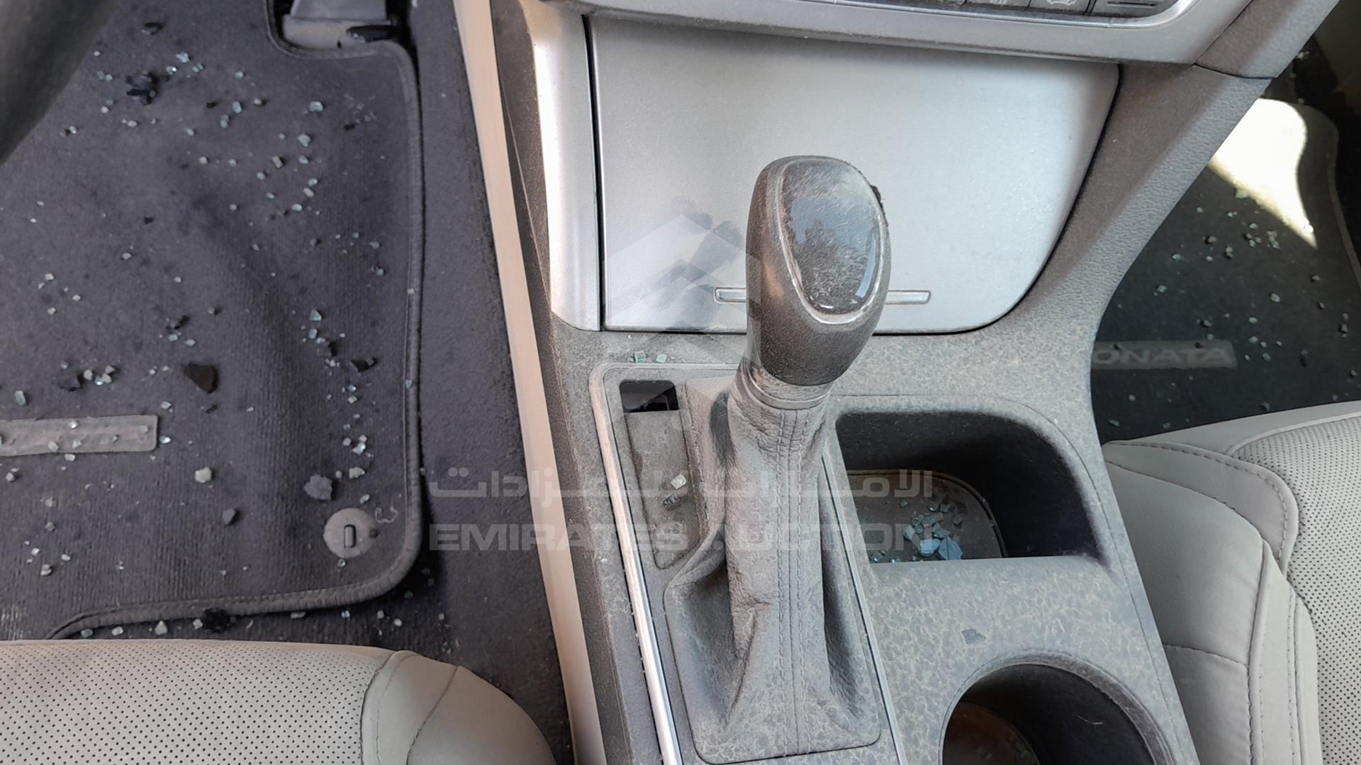 2015 HYUNDAI SONATA VIN: 5NPE34AF4FH255219