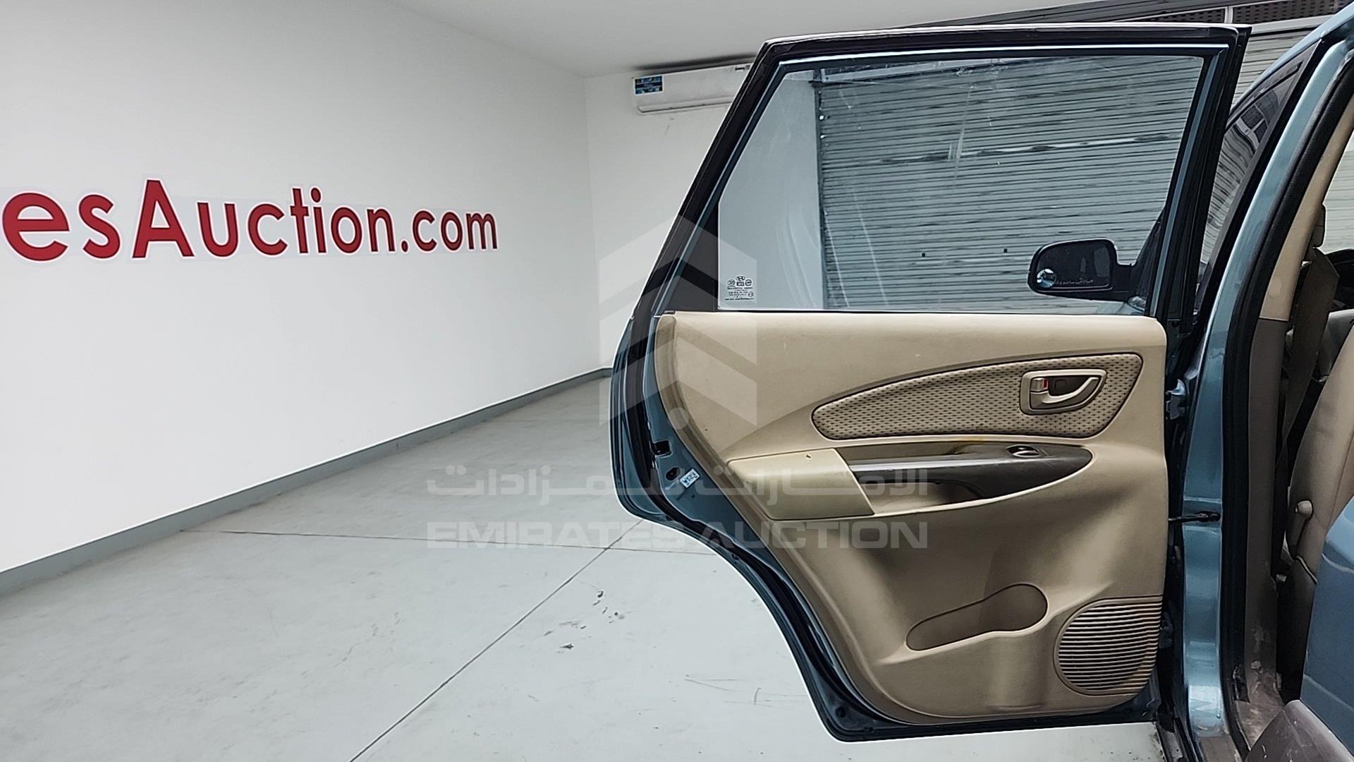 2009 HYUNDAI TUCSON VIN: KMHJM81BX9U992446