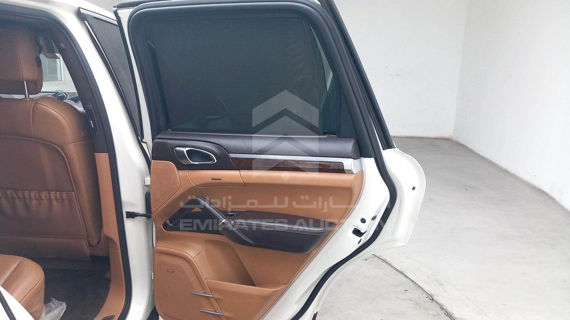 2011 PORSCHE CAYENNE VIN: WP1ZZZ92ZBLA50727