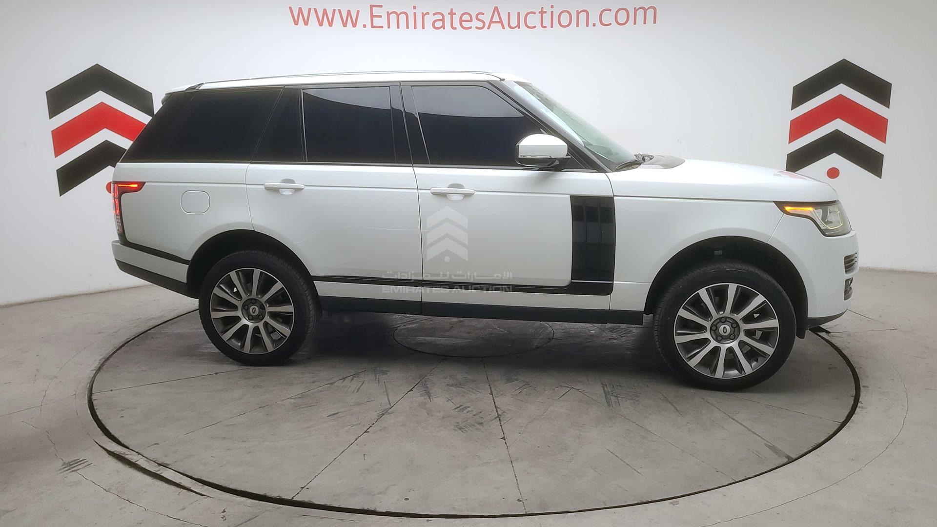 2014 RANGE ROVER VOGUE VIN: SALGA2DF6EA132437