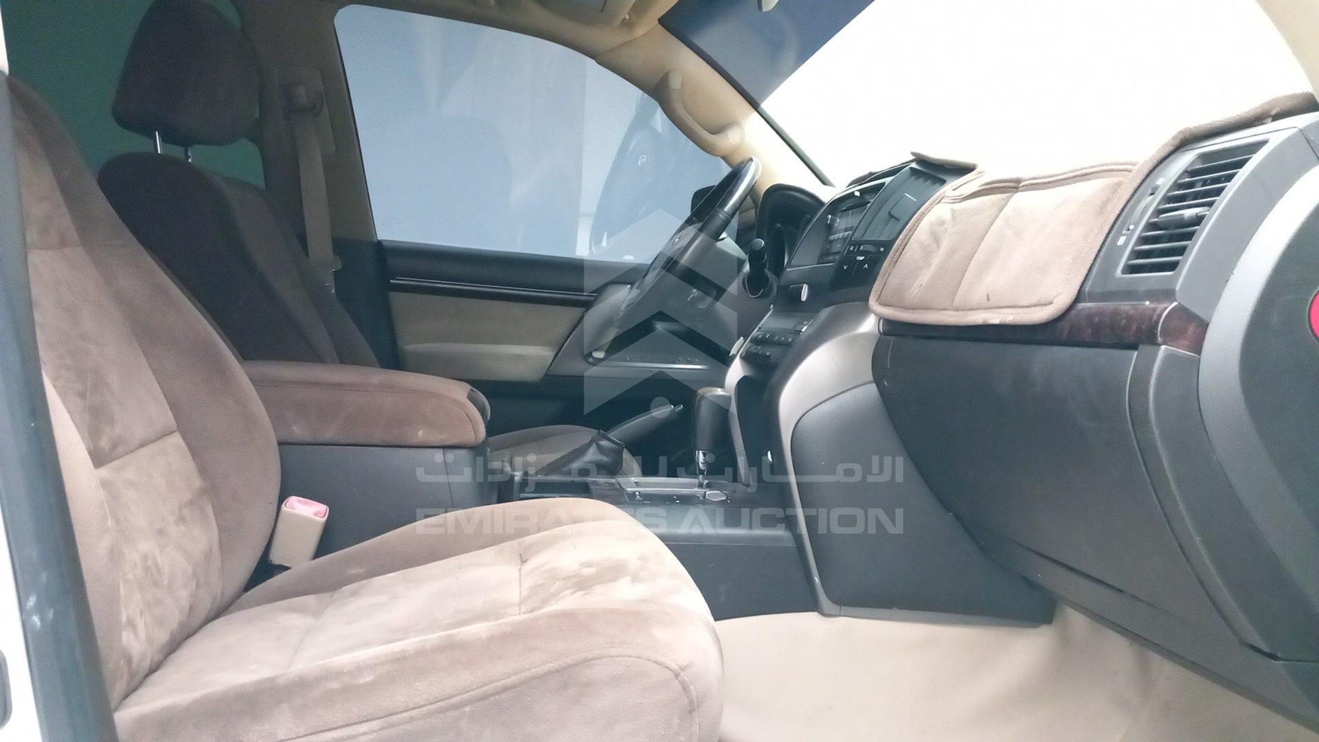 2010 TOYOTA LAND CRUISER VIN: JTMHT05JXA4032928