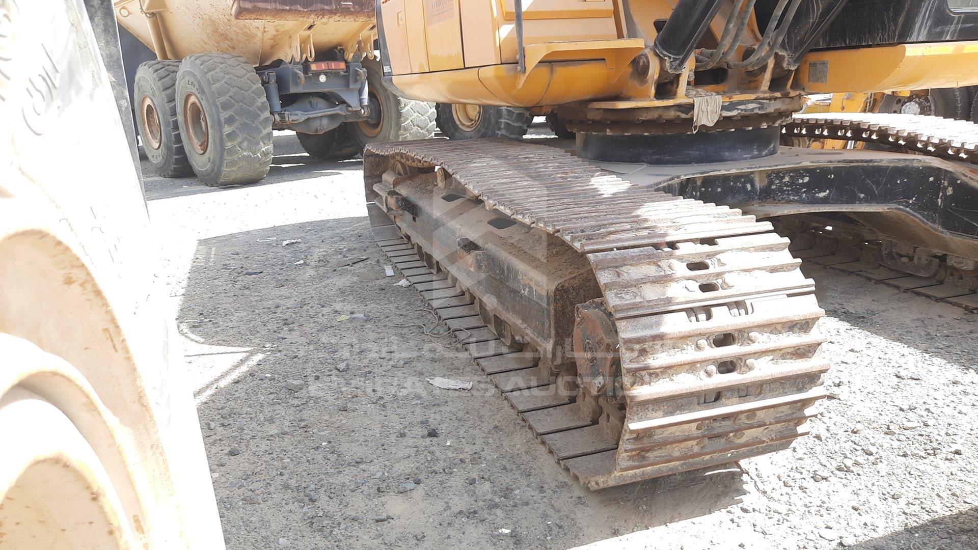 2015 JCB JS205 VIN: PUNJE20BV02359661
