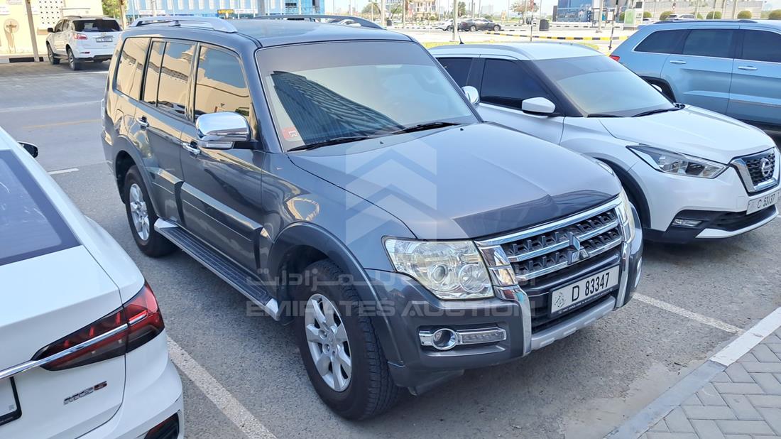 2017 Mitsubishi Pajero — Front Right Angle — Photo 8