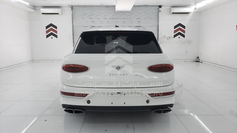 SJAAM2ZV0NC039794 Auction: EmiratesAuction Lot: 405218 SJAAM2ZV0NC039794 Bentley Bentayga 2022 WHITE Photo 6