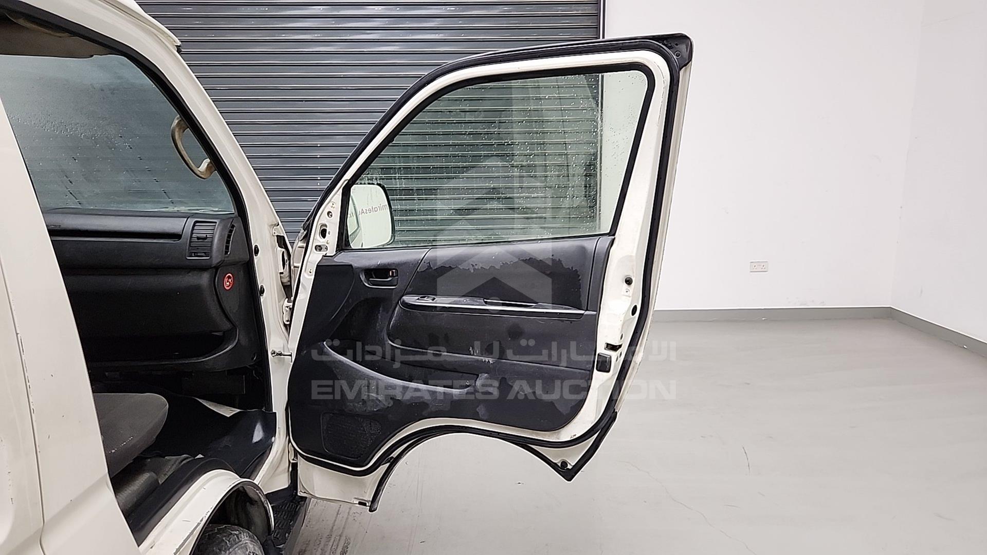 2015 TOYOTA HIACE VIN: JTGRX12P1F8045304