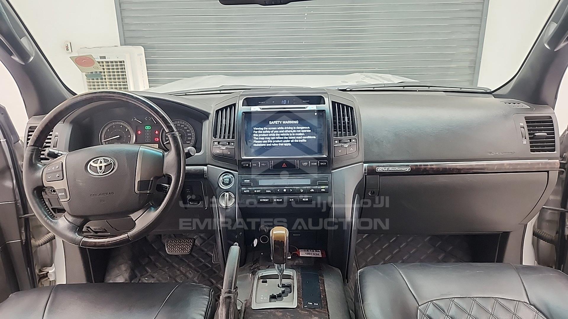 2011 TOYOTA LAND CRUISER VIN: JTMHT09J2B5089386