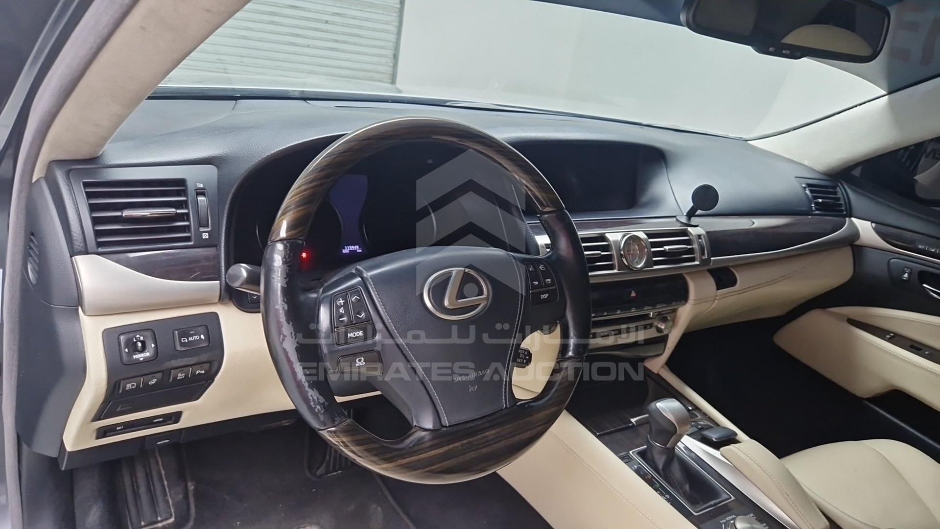 2013 LEXUS LS 460 VIN: JTHCL1EFXD5016138
