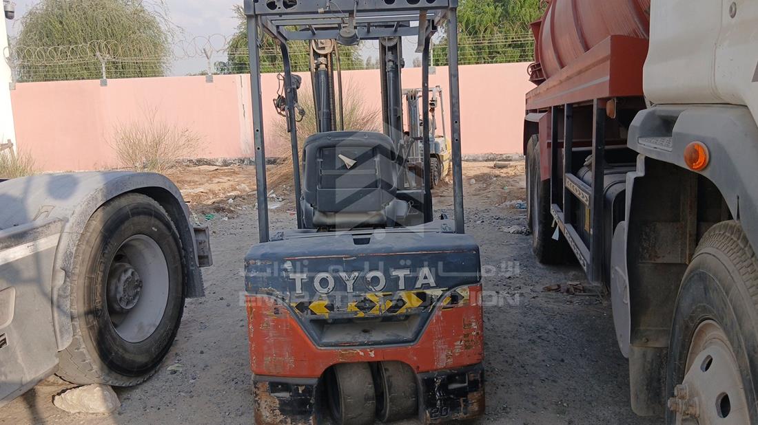 Toyota Forklift — Rear View — Photo 7