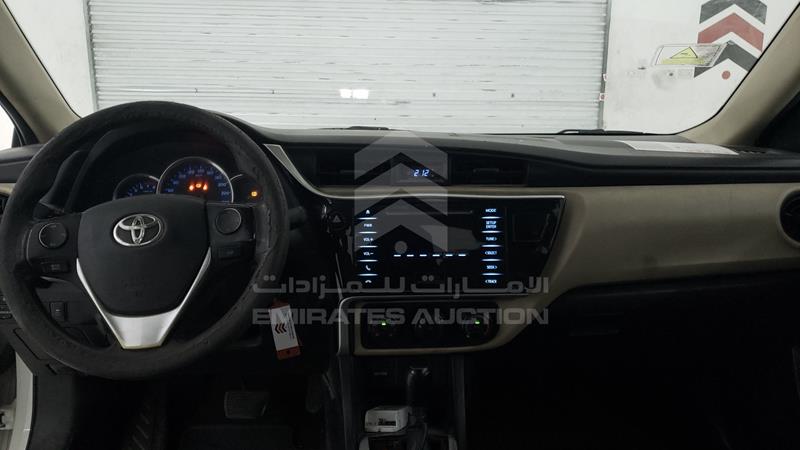 RKLBB9HE7H5198617 Auction: EmiratesAuction Lot: 404129 RKLBB9HE7H5198617 Toyota Corolla 2017 WHITE Photo 15