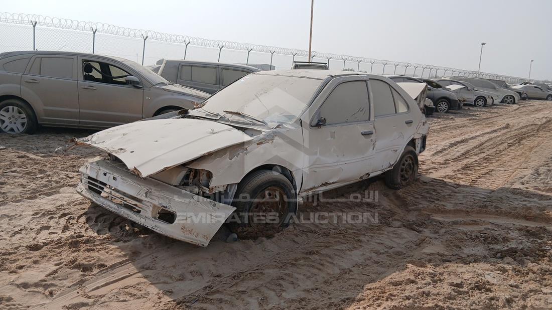 نيسان صني 2000 — الزاوية الأمامية اليسرى — صورة 6