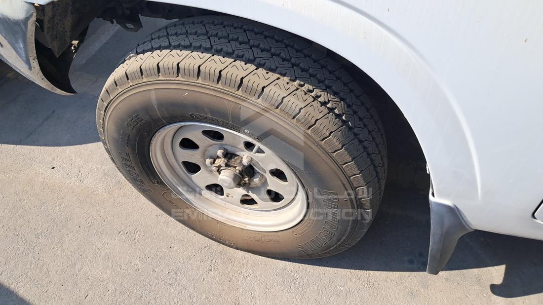 نيسان 2003 — الإطار الأمامي الأيسر — صورة 25