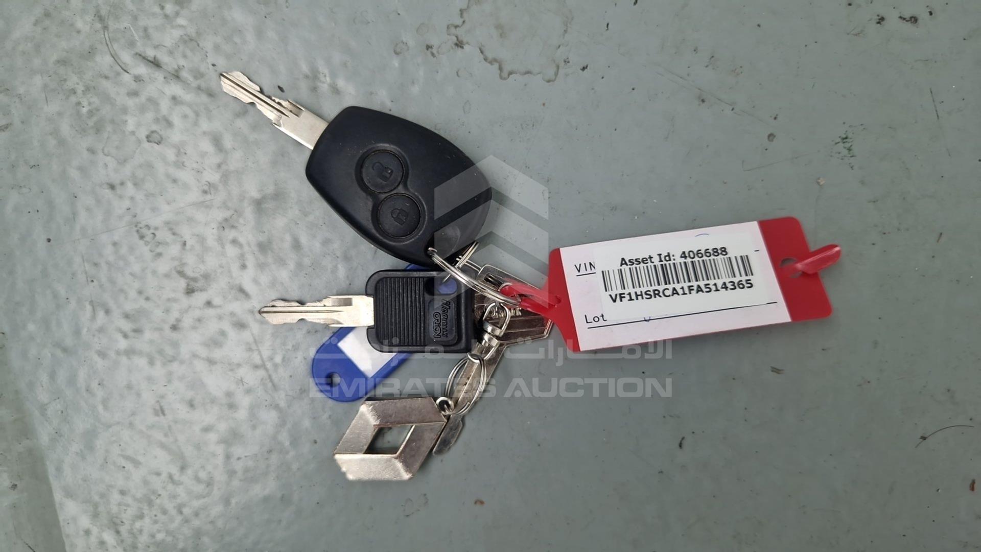 2015 RENAULT DUSTER VIN: VF1HSRCA1FA514365