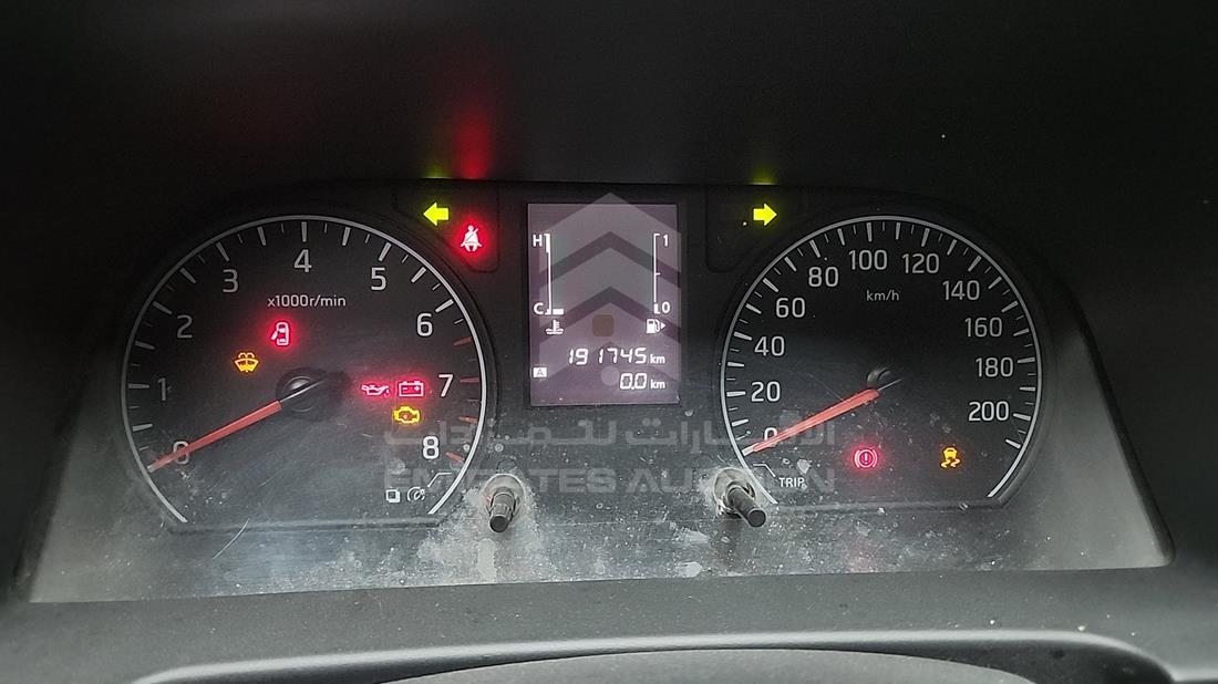 2020 Nissan Urvan — Speedometer & RPM Gauges — Photo 9
