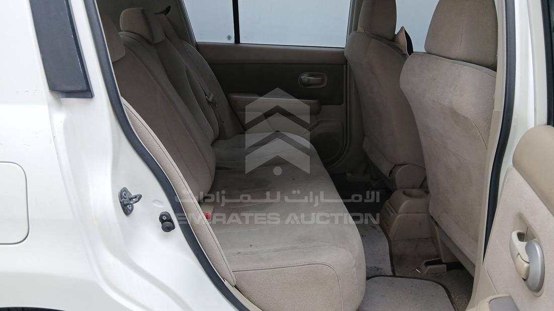 نيسان تيدا 2008 — زاوية الراكب الخلفي اليمنى — صورة 24