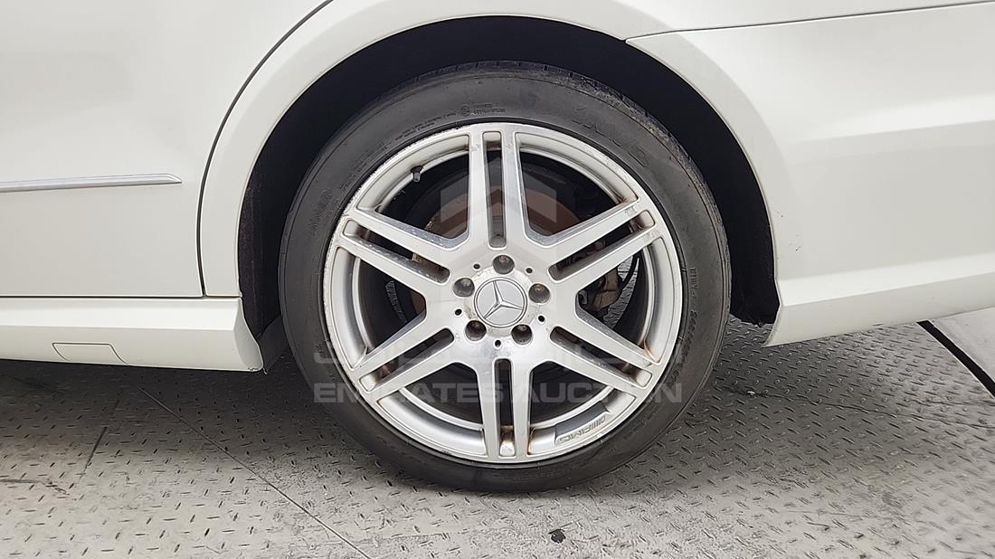 2012 Mercedes E 350 — Rear Left Tyre — Photo 38