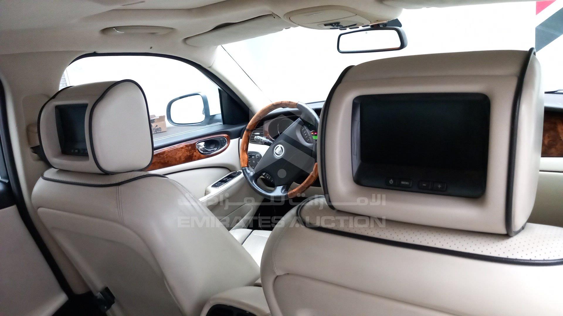 2008 JAGUAR X J 8 VIN: SAJAA89F58SH25430
