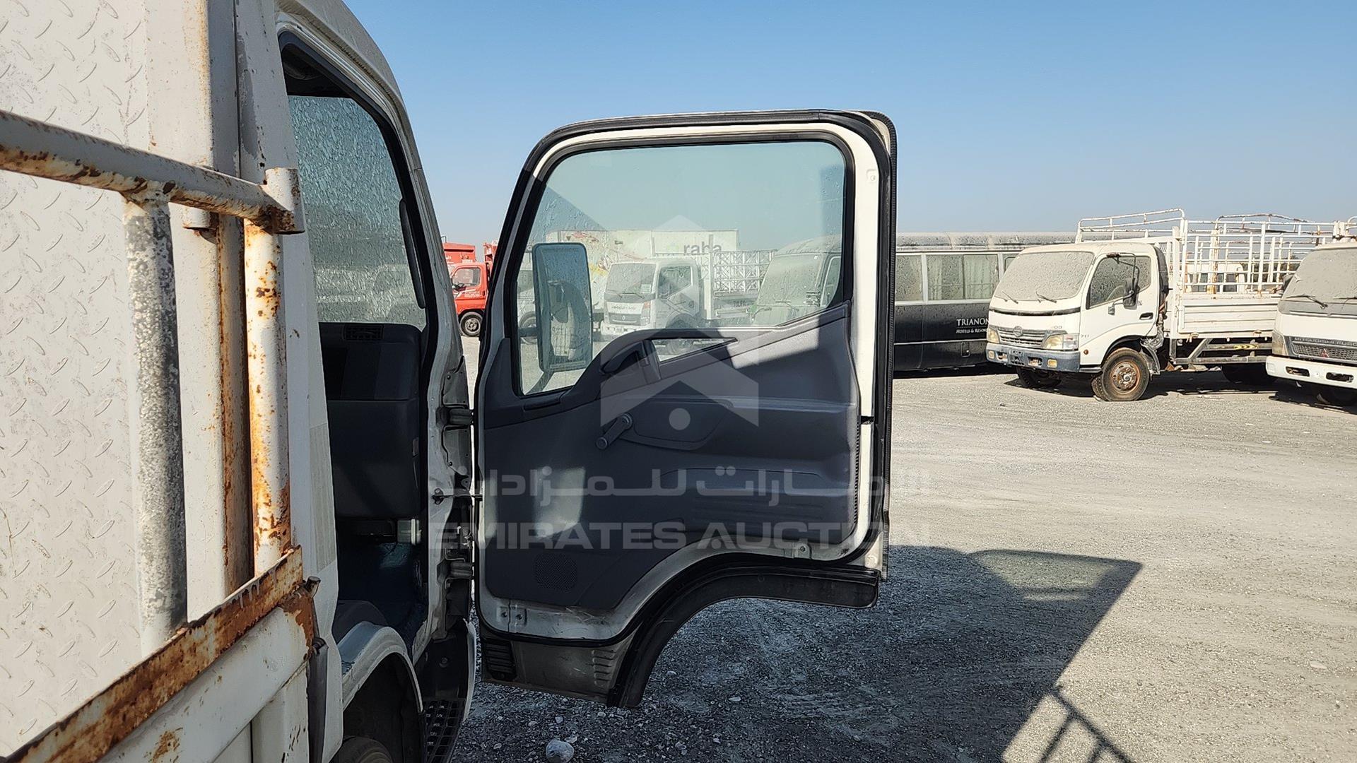 2015 MITSUBISHI CANTER VIN: JL7B6E1P2FK012134