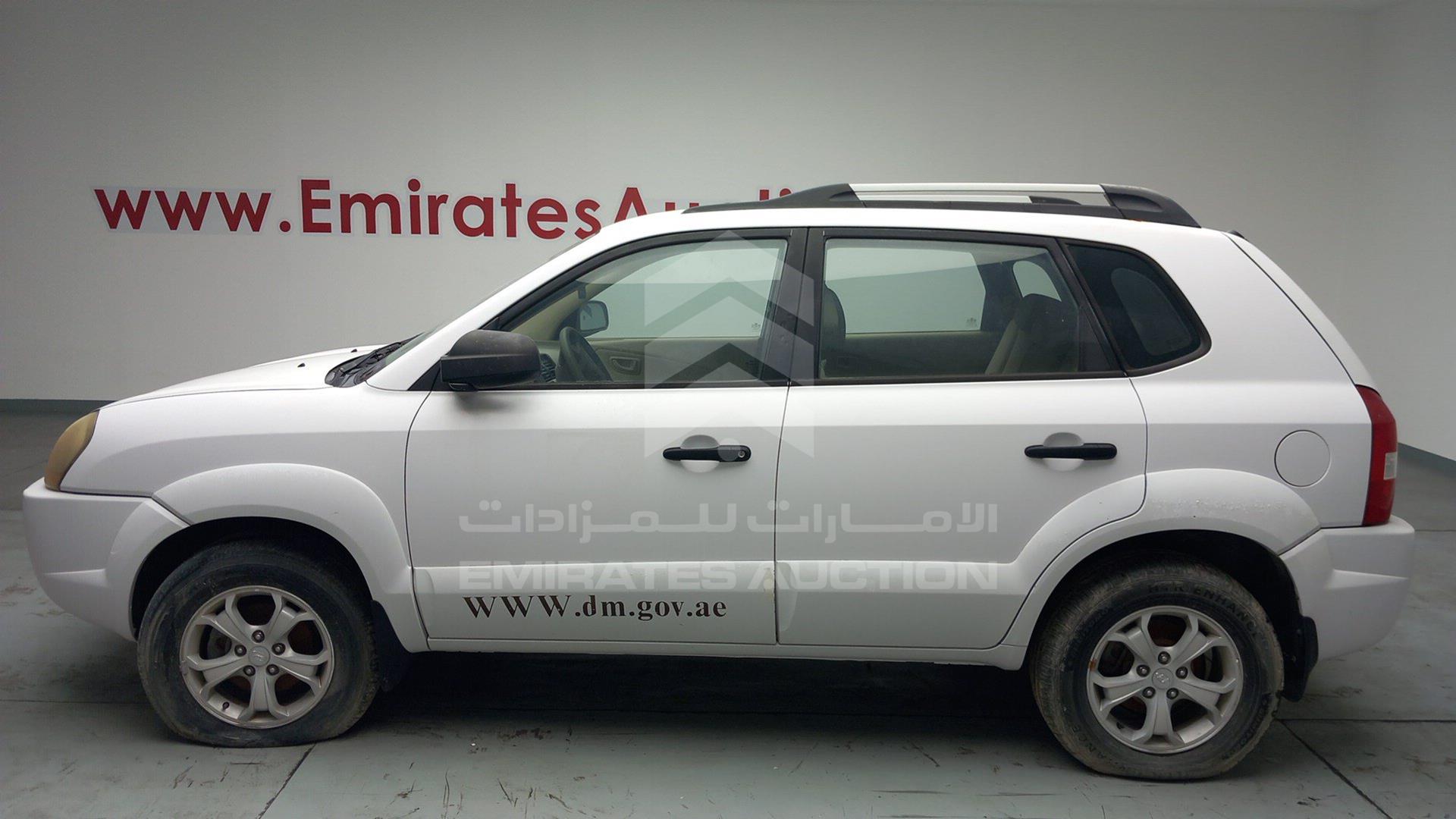 2009 HYUNDAI TUCSON VIN: KMHJM81D19U995429